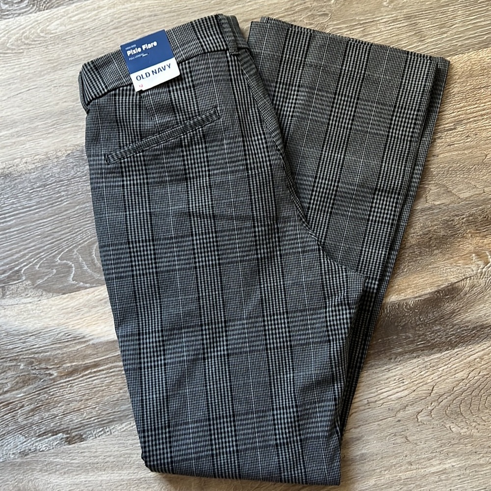 Old Navy high-rise pixie flare pants size 12
